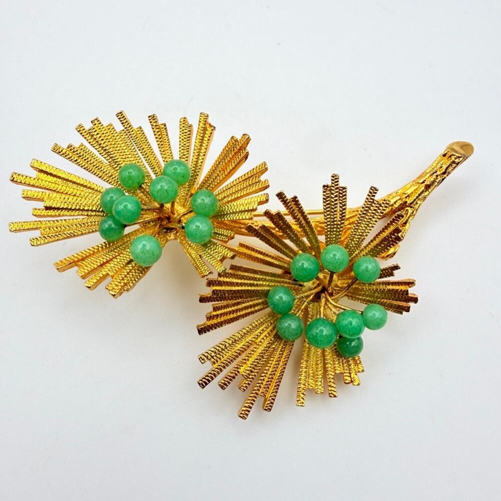 Vintage MCM Double Twin Flower Starburst Brooch Green Glass Textured Gold Tone